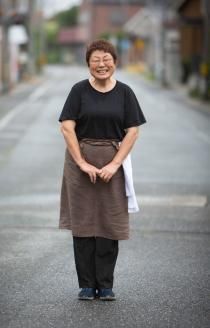 居酒屋のおかあちゃん手作り “パリパリひと口ぎょうざ”と“もちもち餃子”コラボセット 合計80個 H136-058