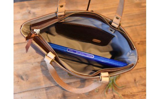 ハンドメイド　レザートートバッグ・名入れ可能【CC05W】（滋賀県　近江八幡市）