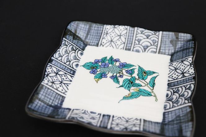 九谷焼　4.2号皿揃　草花絵変り （5枚セット）a01 食器 キッチン雑貨 キッチンアイテム 雑貨 小物 お皿 角皿 食卓 テーブルコーディネート 贈り物 普段使い 