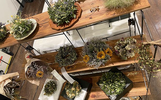 こだわりを紡いだドライフラワー リース（大） インテリア 雑貨 壁掛け 植物 お花 おしゃれ 玄関 リビング ドア 店舗 お店 飾り お花のリース 