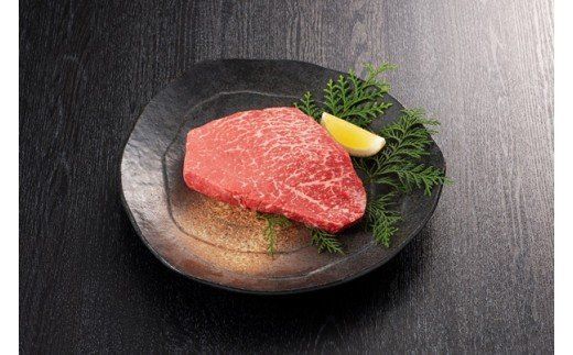 【A5ランク】黒毛和牛 (博多和牛) モモ赤身ステーキ150g×2枚(ジャポネソース付)【伊豆丸商店】_HA0189