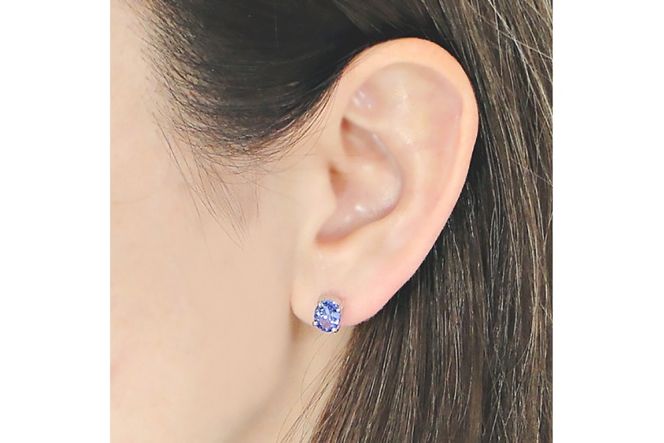 一粒ピアス プラチナ PT900 天然タンザナイト オーバル 大粒 2.3 一粒ピアス プラチナ PT900 天然タンザナイト オーバル 大粒 2.3
