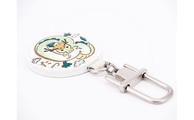 文庫屋大関 干支キーホルダー 辰 ドアに冷蔵庫にペタリ 干支 キーホルダー マグネット入り 磁石入り 革製品 革小物 革製 日用品 雑貨 小物雑貨 マグネット 磁石 工芸品 民芸品 伝統工芸品 東京 東京都 墨田区