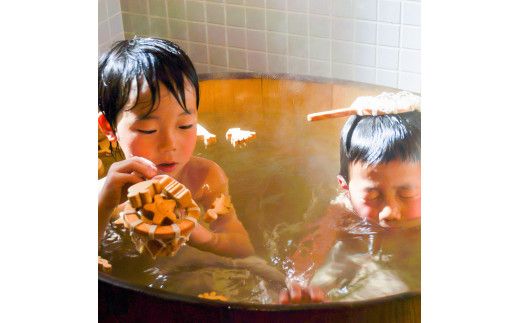 【CF-R7hbk】YKS045　山のくじら舎 おふろでちゃぷちゃぷ 木製 知育玩具 セット お風呂遊び 男の子 女の子 ギフト 包装 ラッピング プレゼント 贈り物 贈答 出産祝い 誕生日祝い のし 熨斗対応 高知県産