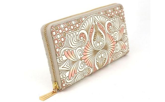 長財布 大容量 ぐるっとファスナーの長財布 ロカイユ ベビーピンク 文庫屋大関 通帳が入る 財布 レディース 本革 牛革 通帳ケース 通帳入れ 通帳 ファスナー カード 収納 ポケット 小銭入れ 仕切り 工芸品 雑貨