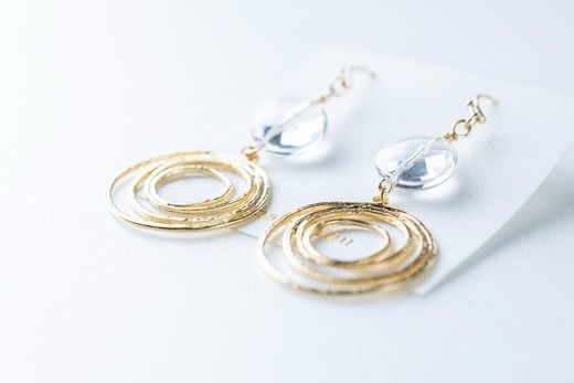 天然水晶　大ぶりピアス　※北海道・沖縄・離島への配送不可