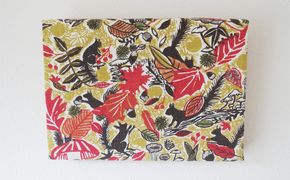 『秋の仕事』ファブリックパネル 北海道 南富良野町 ファブリック パネル インテリア デザイン プリント 贈り物 ギフト 壁掛け 落ち葉 どんぐり リス 動物 