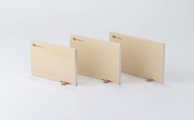 青森ひばの軽量まな板 スタンド付き M 木製 青森ひば 青森ヒバ 木工品 卓上 国産 キッチン用品 調理器具 アウトドア キャンプ カットボード カッティングボード 梅沢木材工芸社