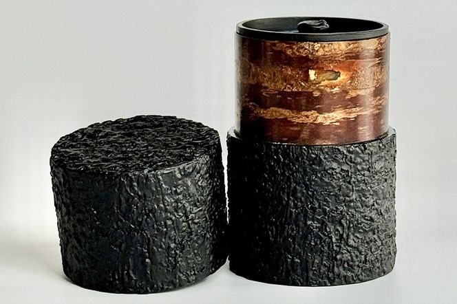 角館樺細工《冨岡商店》茶筒 マットバーク ブラック スリム M 角館工芸協同組合|02_kdk-0j1001b