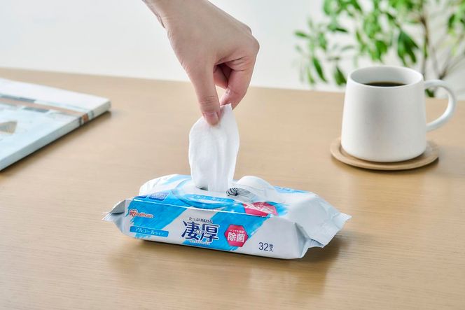 ウェットティッシュ 凄厚ウェットティッシュ アルコールタイプ 32枚×18個 WTP-32A3P アイリスオーヤマ ウェット ティッシュ アルコール 厚め エタノール 除菌シート 厚手 持ち運び 32枚入り アルコールティッシュ 