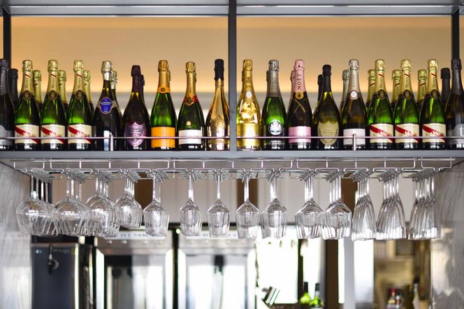 【ホテルグランヴィア京都／15階 ビュー&ダイニング コトシエール】レストランペアチケット(ランチ・ディナー共通)［ 京都駅直結 人気ホテル フレンチ・イタリアン 食事券 ホテル最上階 京都の街並みを一望 コース料理 2名様分 人気 おすすめ 食事 グルメ 旅行 観光 ホテル ふるさと納税 ］ 261009_A-LA111