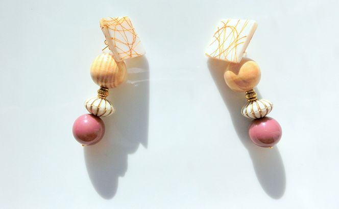 Antoinette ピアス アクセサリー 天然石 1個 [Q]handmadejewely【ゴールド ウッド シンプル クール エレガント 可愛い ハンドメイド ジュエリー 手作り  職人 上品 華やか ドレス 結婚式 大人の雰囲気 ギフト プレゼント 母の日 ラッピング シェル】