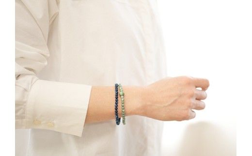 滋賀県伝統的工芸品認定　近江の数珠職人が手掛ける草木染ブレスレット（藍染）【F013W】