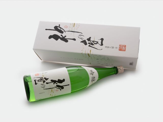 日本酒 吟 神の座 1800ml ×1本 お酒 酒 地酒 一升瓶 吟醸酒 吟醸 清酒 アルコール ギフト プレゼント 贈答 男性 女性 送料無料 1800 1.8L 青森 青森県 鰺ヶ沢町