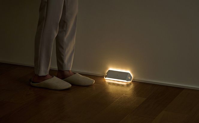 乾電池式LEDセンサーライト ダブルセンサー 廊下タイプ BSL-RWMS アイリスオーヤマ 人感センサーライト 室内 フットライト 電池式 LEDセンサーライト ナイトライト 足元灯 廊下 玄関 踊り場 安全