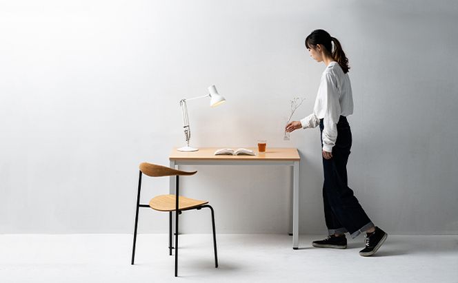 オフィス家具のプロが作る在宅ワーク向けデスク（天板：ナチュラル/ホワイト、脚：3色） インテリア 一人用デスク 抗ウイルス 抗菌 防カビ機能 