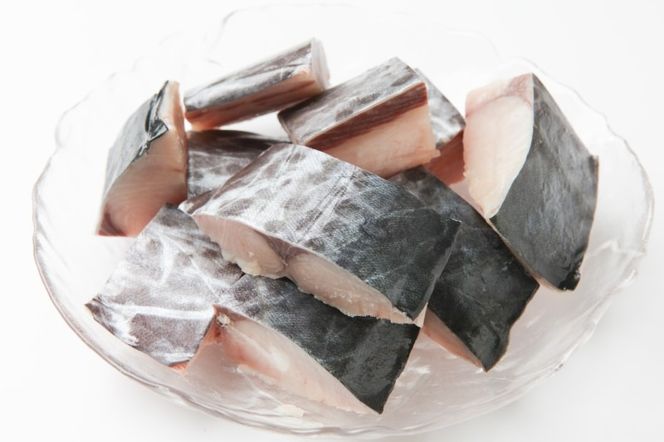 G3708 【お弁当サイズ】さわら 切身 約50g×20切れ【小分け 漁師 手切り 1kg 泉州 鰆 切り身 弁当 朝食 時短 訳あり サイズ不揃い 規格外 冷凍食品】