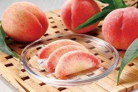 和歌山県産 白鳳 桃 11～15玉入り秀品［2026年6月下旬以降発送］［MG90］ 303446_AB96001