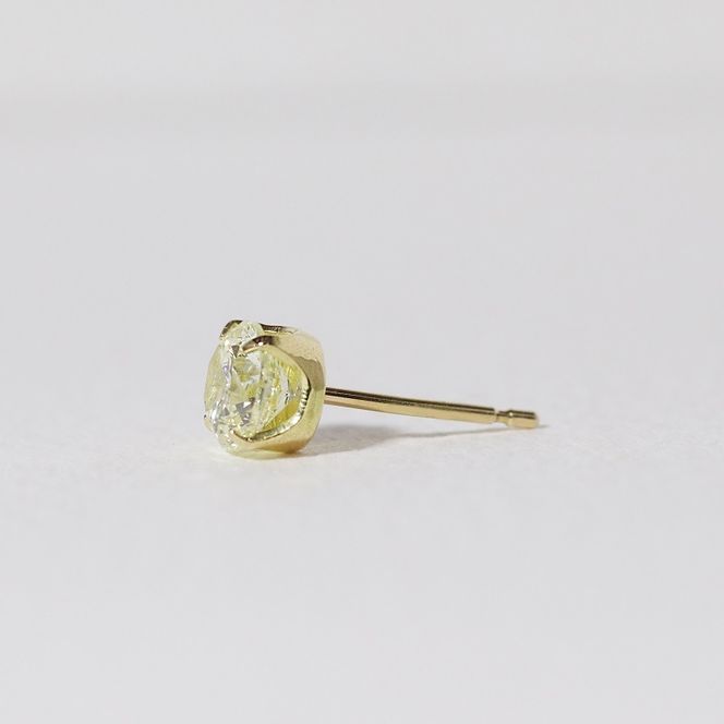 K18　イエローダイヤモンド　1.00ct　4本爪スタッドピアス　BQ-159