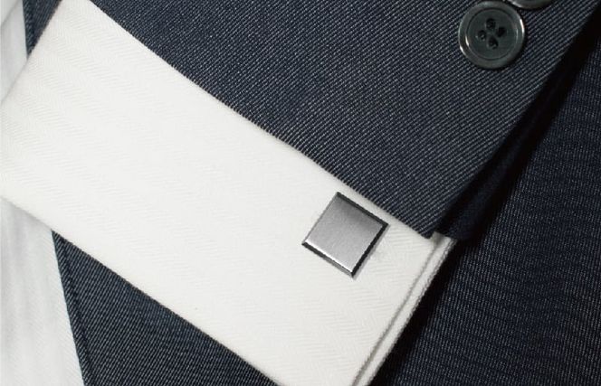 G3122 【スピード発送】４面カットカフス ブラックシルバー