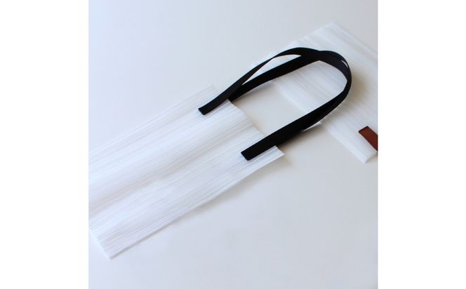 香川県産 プリーツバッグ・ストライプ・スモール［ ブラック １点］軽やかで上品な透け感のあるバッグ 372013_LJ012VC04