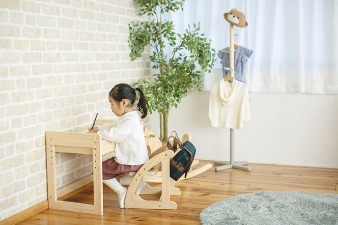 IKONIH キッズチェア ｜ おもちゃ 子供 こども オモチャ 玩具 プレゼント お祝い 木 出産祝い 安全 オーガニックトイ ファーストトイ 椅子 イス チェア アイコニー