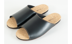 Made in Japanの高品質　ルームシューズの理想形。天然素材、静音性、高反発クッションで足にやさしい、 コルクでむれにくい、来客時も合成皮革とシンプルカラーのデザインで、さりげないセンスを！ 「バークオブケイ」コルクルームシューズ（ＬＬ・28.0cm・ブラック）-[A125-11]