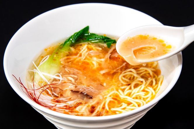 ふかひれラーメンセット 醤油 ・ 塩 各2食 セット [石渡商店 宮城県 気仙沼市 20563418] 魚介類 ふかひれ フカヒレ 鱶鰭 ラーメン 拉麺 らーめん 半生麺 塩ラーメン 醤油ラーメン ふかひれ姿餡 中華 中華料理 小分け