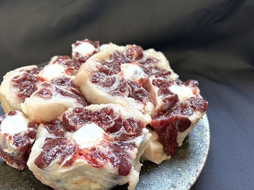 【一週間以内発送】数量限定　希少部位　近江牛テール1kg（約500g×2）【FO36W】（国産牛　和牛　ブランド牛　ブランド和牛　黒毛和牛　牛肉　肉　高級　人気　おすすめ　神戸牛　松阪牛 に並ぶ 日本三大和牛 近江牛）