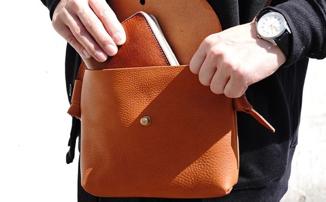 ギボシサコッシュ 糸島市 / LADIES＆GENTLEMEN 本革 革製品[ADK069]