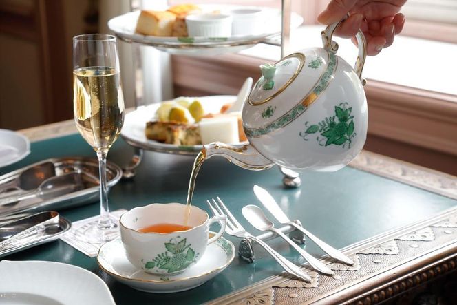 【長楽館】アフタヌーンティー ペアチケット | 明治42年創建 京都の迎賓館 人気 カフェチケット［ 国指定重要文化財 歴史と伝統 英国式 カフェチケット 食事券 2人 優雅なひととき 贅沢 人気 おすすめ 記念 お祝い ホテル 旅行 観光 宿泊 食事 ふるさと納税 ］ 261009_A-MS001