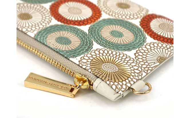 【文庫屋大関】すっきりカードケース　笠菊＜若草＞【皮革工芸品】 ファッション小物 雑貨 フラグメントケース 小銭入れ付き 収納 スマート 日本製 花柄 キク 