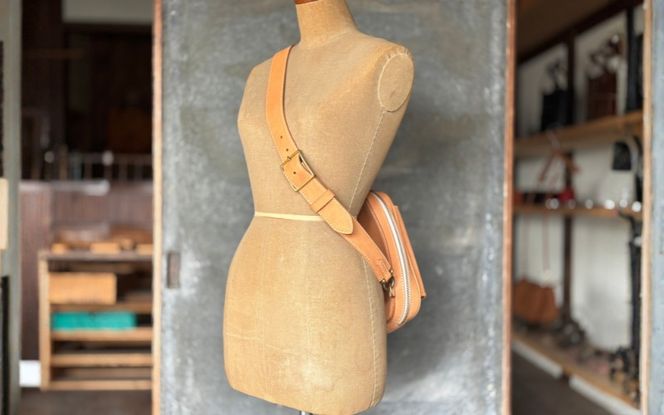 伊賀牛革ボディバッグ＜ステッチ：色選択可＞ work0006