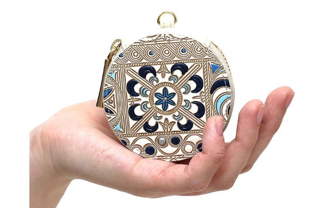 【文庫屋大関】マカロンポーチ 錦紗＜青＞【皮革工芸品】 ポーチ ミニポーチ 小物入れ アクセサリー入れ イヤホン入れ 収納 保管ケース 手のひらサイズ  本革 革 皮革 工芸品 工芸 雑貨 ギフト プレゼント 日本製 東京