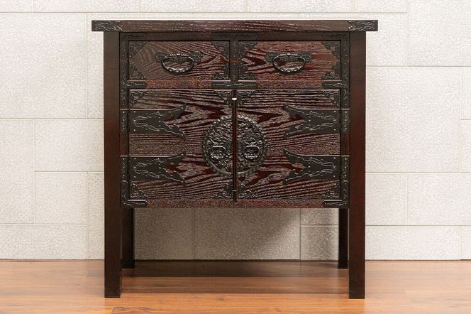 仙台箪笥 両開コンソール 拭き漆調 KH-131（お申込書返送後1ヶ月～5ヶ月程度でお届け） 欅産業 職人 おすすめ 船箪笥 [インテリア タンス 収納 家具 和 モダン 高級 和箪笥 小箪笥 伝統 工芸品 仏壇 仏具 神具 飾り棚 欅 漆塗 彫金 金具 装飾 仙台箪笥 船箪笥 舟箪笥 宮城 利府 欅産業]|06_kyk-450901