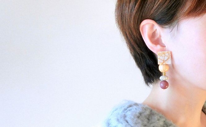 Antoinette ピアス アクセサリー 天然石 1個 [Q]handmadejewely【ゴールド ウッド シンプル クール エレガント 可愛い ハンドメイド ジュエリー 手作り  職人 上品 華やか ドレス 結婚式 大人の雰囲気 ギフト プレゼント 母の日 ラッピング シェル】