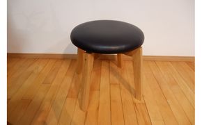 回転スツール（脚部材：ナチュラル/座面：本革ブラック） 372013_LL005VC01