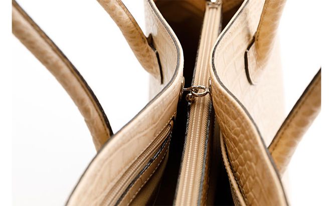 イタリアンクロコ　マザーズバッグ　日本製 ファッション かばん トートバッグ 手提げ ショルダーバッグ 牛革 