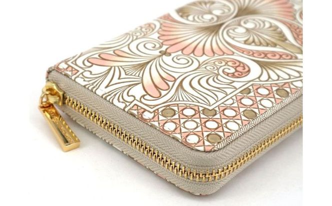 長財布 大容量 ぐるっとファスナーの長財布 ロカイユ ベビーピンク 文庫屋大関 通帳が入る 財布 レディース 本革 牛革 通帳ケース 通帳入れ 通帳 ファスナー カード 収納 ポケット 小銭入れ 仕切り 工芸品 雑貨