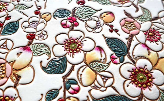 【文庫屋大関】マカロンポーチ 梅花（メイホア）【皮革工芸品】 ポーチ ミニポーチ 小物入れ アクセサリー入れ イヤホン入れ 収納 保管ケース 手のひらサイズ  本革 革 皮革 工芸品 工芸 雑貨 ギフト プレゼント 日本製 東京