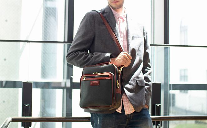 豊岡工房 牛革使い ボンディング 多機能ショルダーバッグ（4107）グリーン / ショルダーバッグ 自立型 縦型 フェイクレザー ボンディング加工 メンズ レディース かばん カバン バッグ 鞄 国産 日本製 小田清株式会社