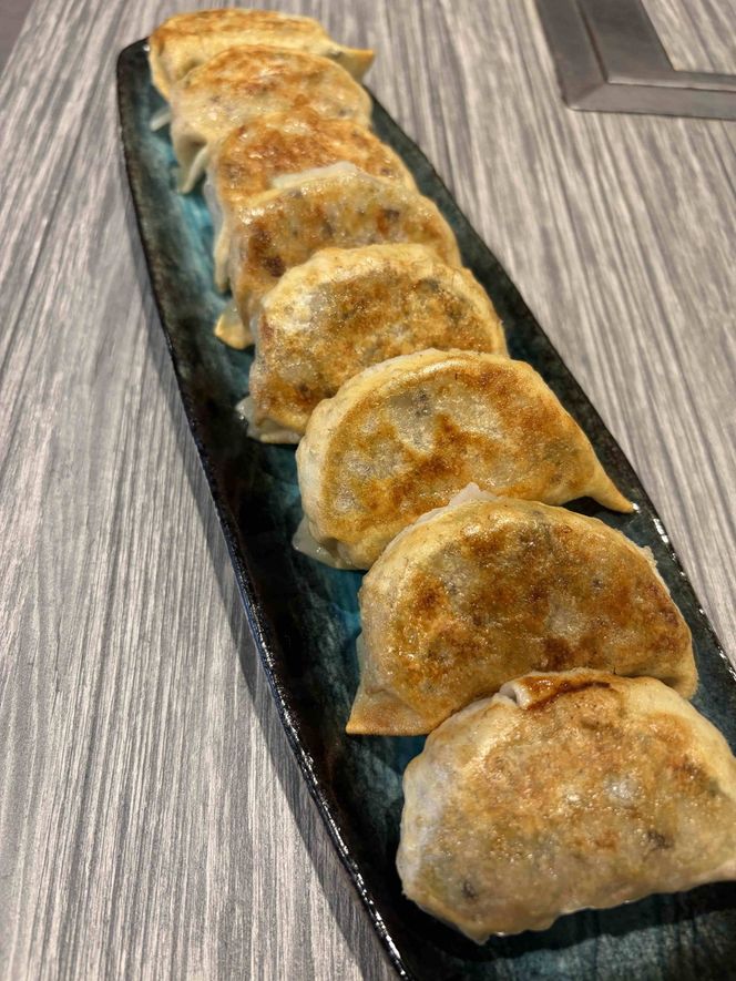 みくりや餃子 人気富士山セット 小（10個入り×3） | 食べ比べ 詰め合わせ バラエティー 冷凍 ギョウザ 惣菜 おかず お弁当 えびしそ餃子 にら餃子 ニンニク餃子