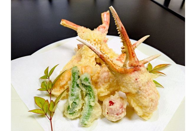 ボリューム満点！プロの目利きが選んだズワイガニ超特大サイズ５Ｌポーション／北畿水産　HK00201