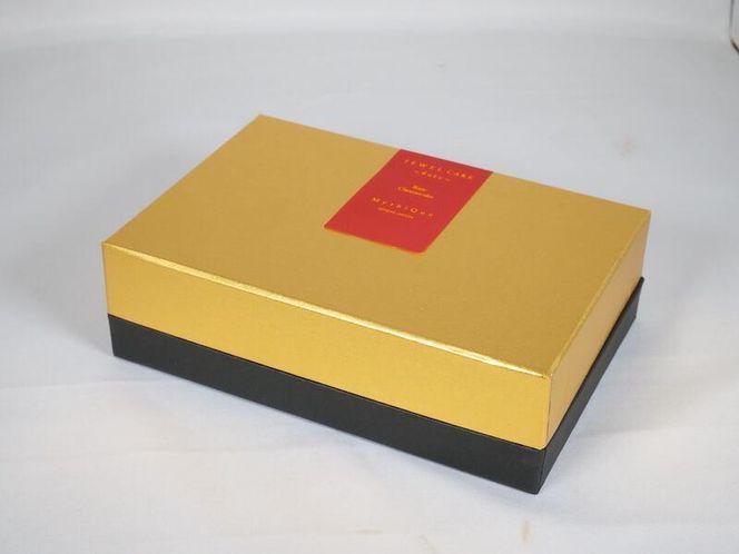 Red Jewel レッドジュエル - Gift Box of 6 piece - JAL国内線ファーストクラス 【菓子 おかし スイーツ デザート 食品 】 041009_CZ003