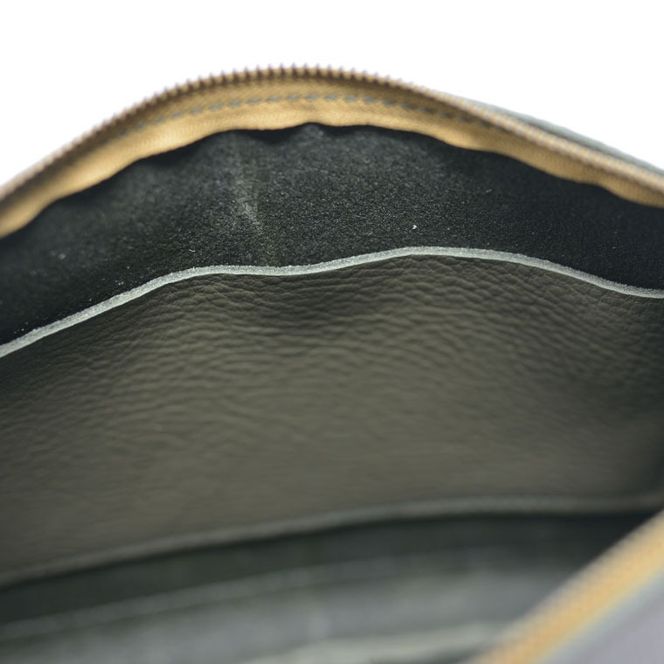 益子の革工房maharoのショルダーポーチ　ワイド（L）オリーブグリーン｜栃木県 益子町 ふるさと納税 ショルダーポーチ ワイド 牛革 手作り（AX110-4）