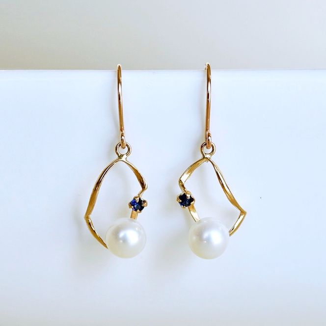K10YG(10金) イエローゴールド 揺れる サファイア&パール ピアス 保証書付 G-034 242-044-b