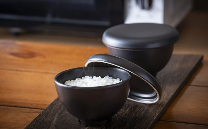 【萬古焼(ばんこやき)】Handmadeアート土鍋 弥生陶園　職人が一つ一つ丁寧に成形し焼き上げる、こだわりのおひつ　土鍋の国内生産80％のシェアを誇る伝統の萬古焼　TS-432P　1ぜんおひつ２個セット（黒釉）レンジで簡単 炊きたての味がよみがえる一膳用おひつ【萬古焼、ばんこやき、鍋、ごはん鍋、おひつ、耐久性、人気、おすすめ、ごはん、おいしい、使いやすい、耐熱調理、米、旨み、うまみ、電子レンジ】