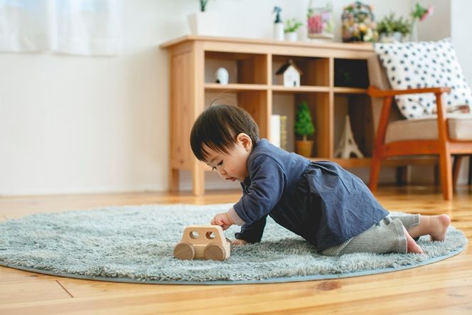 IKONIH オルゴールカー ｜ おもちゃ 子供 こども オモチャ 玩具 プレゼント お祝い 木 出産祝い 安全 オーガニックトイ ファーストトイ オルゴール 車 くるま アイコニー