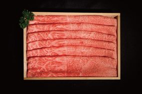 神戸牛すき焼き（もも180g・かたロース180g）  [肉 牛肉 神戸牛 最高級肉 神戸ビーフ 神戸肉 但馬牛 スライス もも 肩ロース すき焼き しゃぶしゃぶ お取り寄せ 加東市 兵庫県]