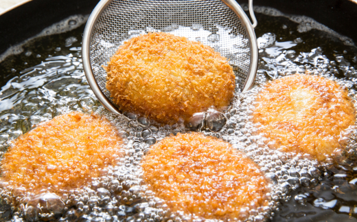 【究極の但馬牛“但馬玄” メンチカツ】但馬玄は脂肪融点が低い不飽和脂肪酸を多く含むマグロのようなあっさりとした脂が特徴です。牛肉 香美町 村岡 上田畜産 22000円 01-03